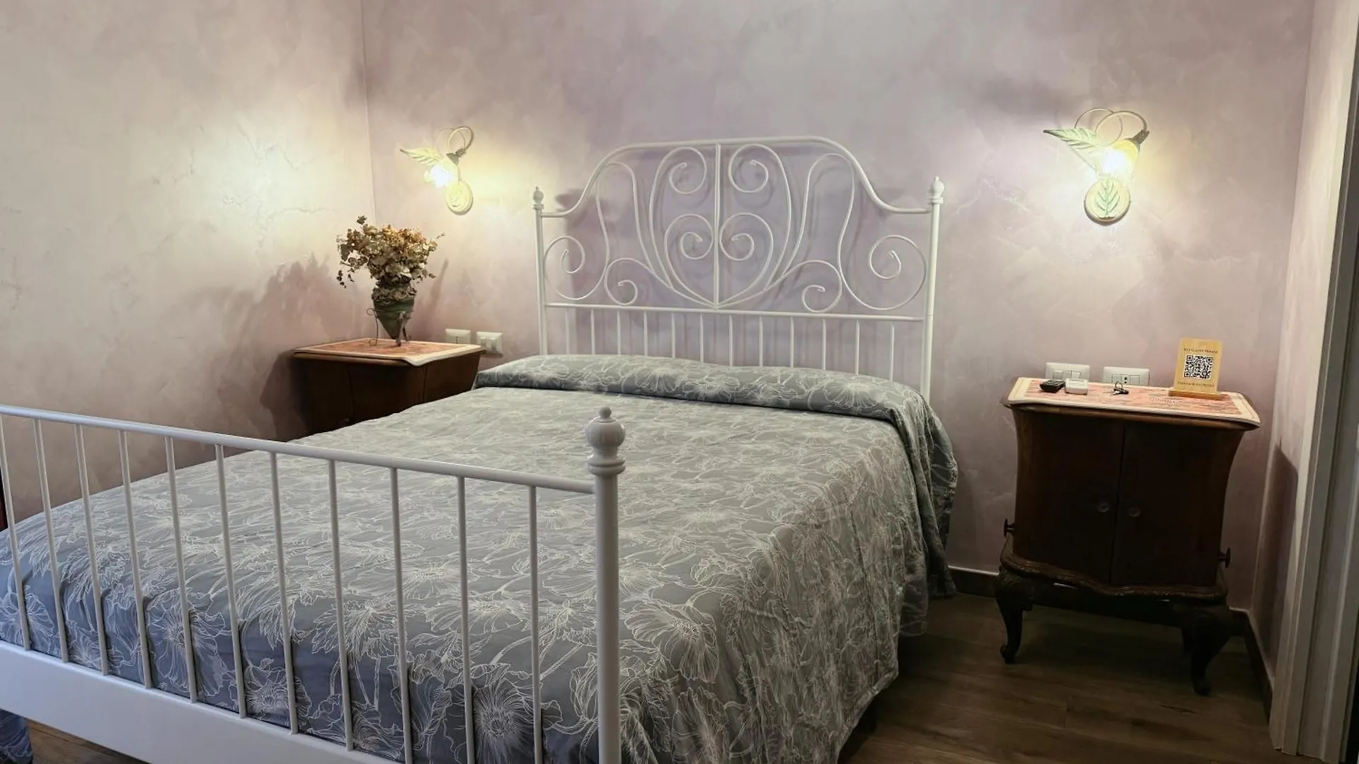Iris Guest House Rome Italy